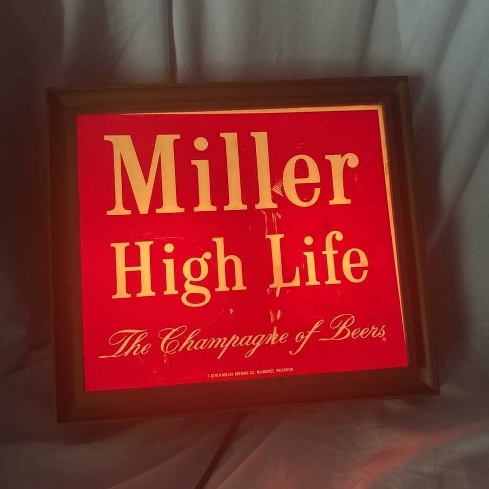 Vintage Miller High Life Light Up Red Sign The Champagne Of Beers Milwaukee WI